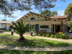 Villa de charme avec piscine à 500m des plages